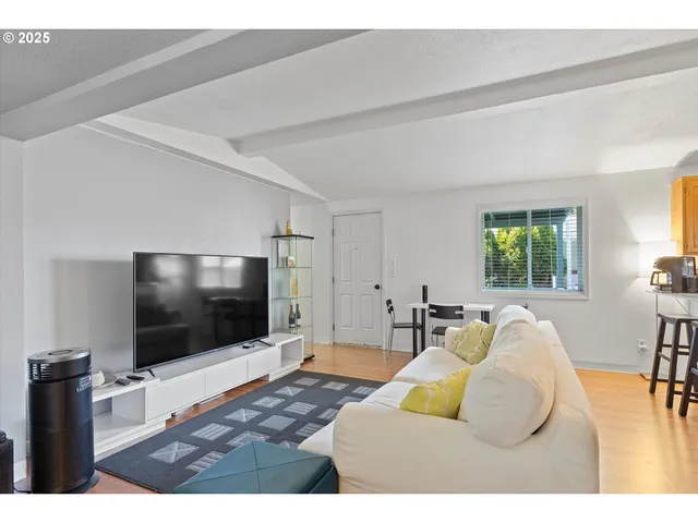 $105,900 | 10660 Southwest Wilsonville Road, Unit 60, Wilsonville, OR 97070