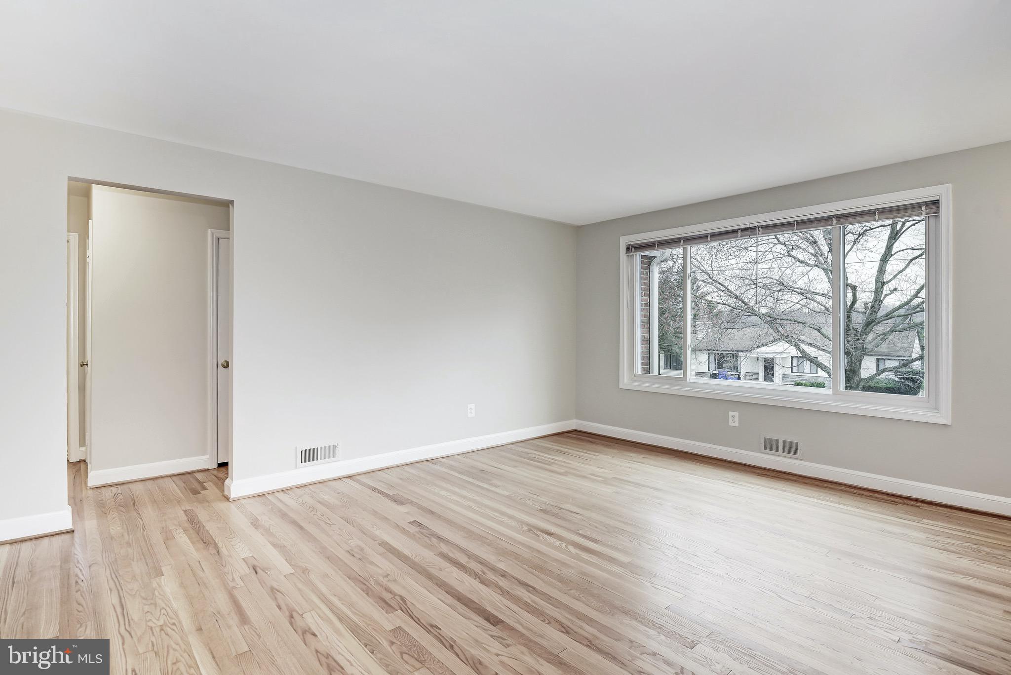 2940 Terrace Drive Chevy Chase, MD 20815 - Photo 3 of 28