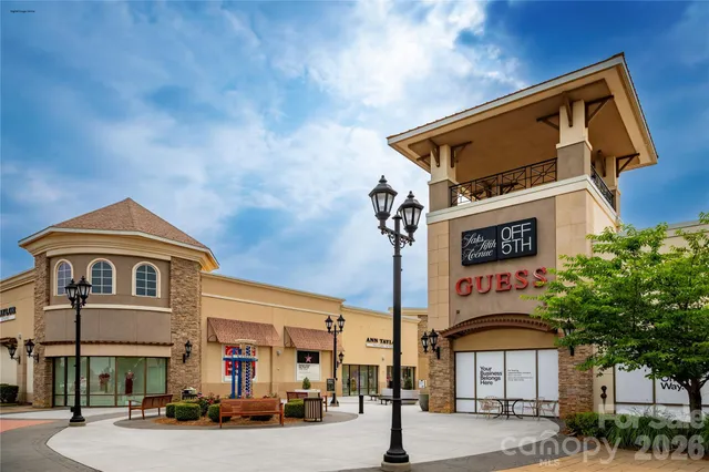 $391,990 | 7006 Yorkshire Pl Way, Unit 1008B, Charlotte, NC 28273