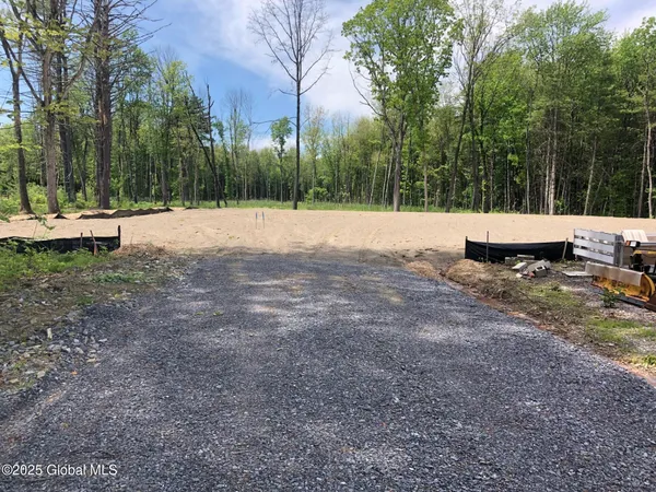 $299,000 | 1 Oak Road, Malta, NY 12020