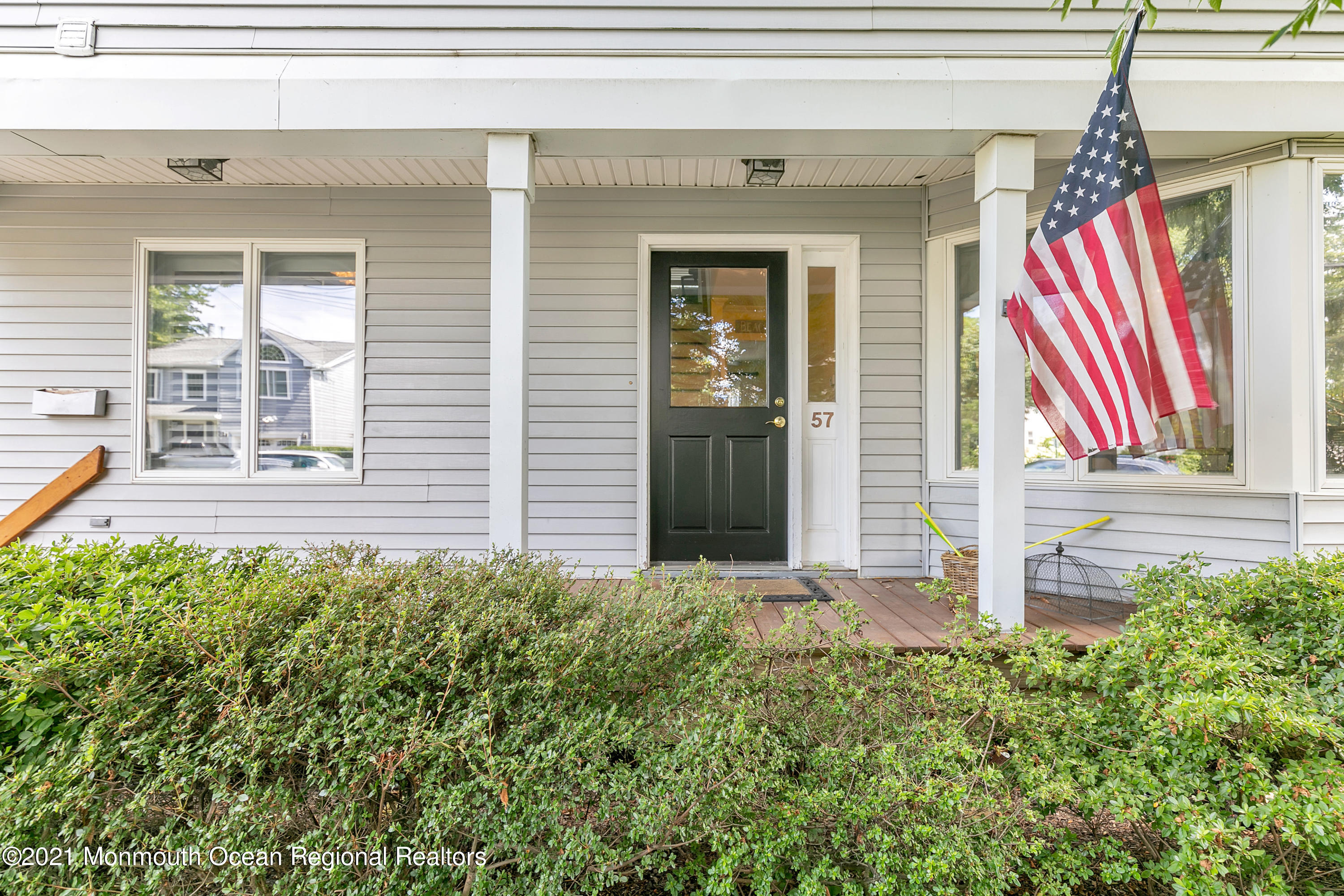 57 Black Point Road Rumson, NJ 07760 - Photo 2 of 26 57 Black Point Rd Rumson NJ-print-002-00