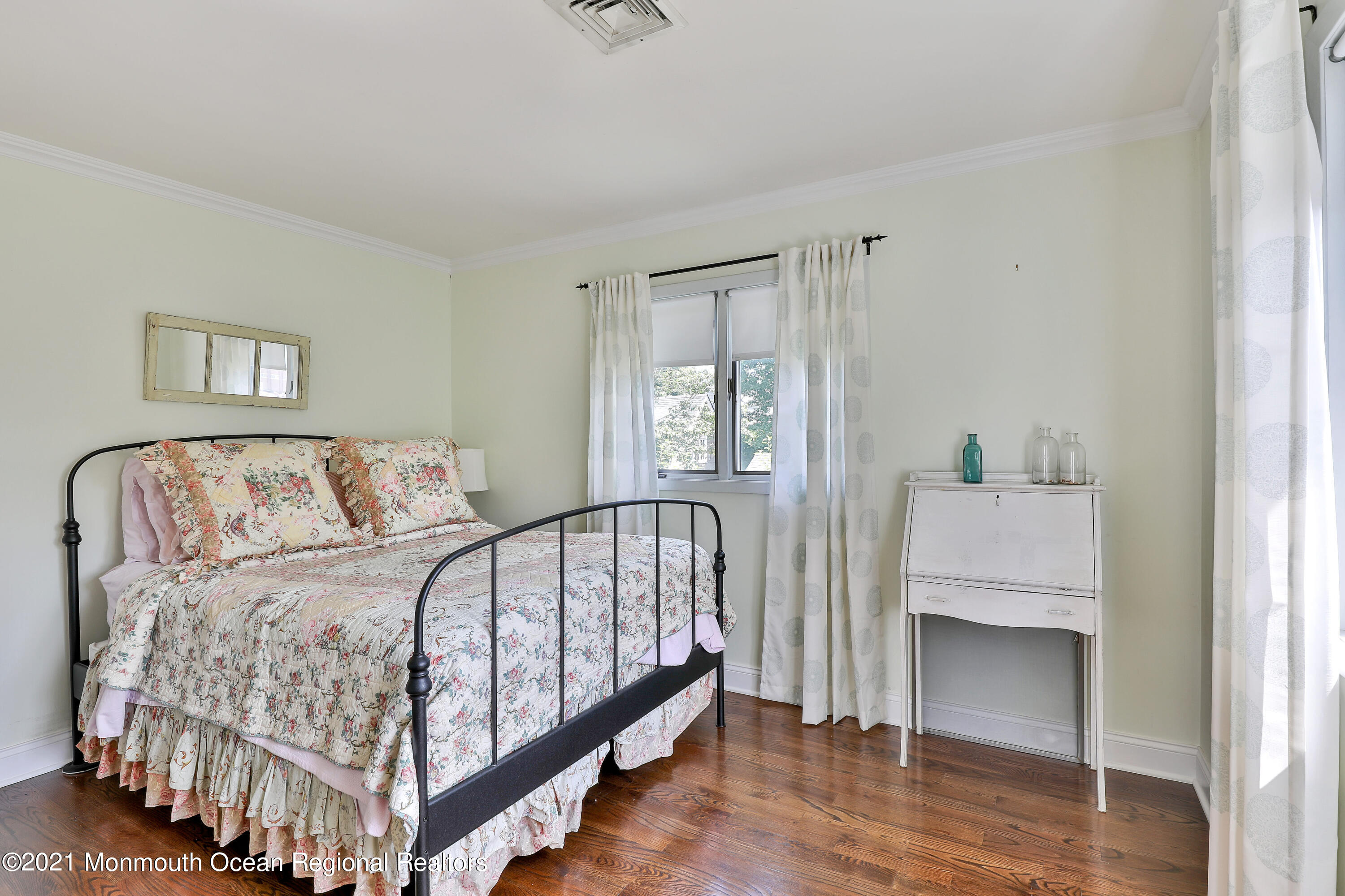 57 Black Point Road Rumson, NJ 07760 - Photo 14 of 26 57 Black Point Rd Rumson NJ-print-018-01