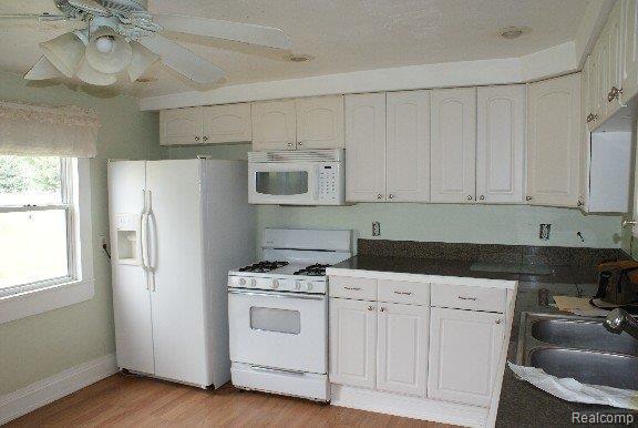 1981 Mack Road Leonard, MI 48367 - Photo 3 of 15 DSC03009-mfsopt