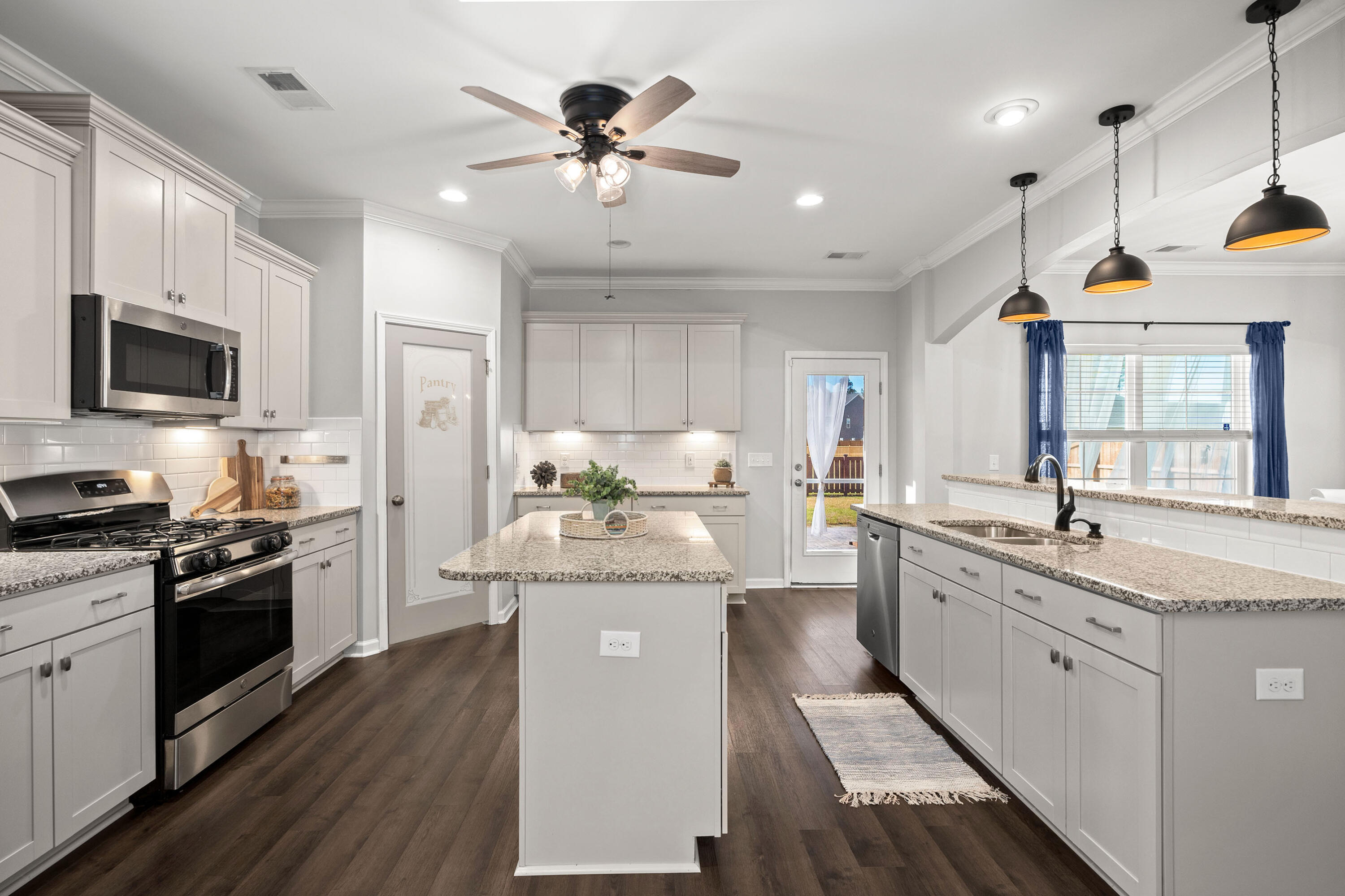 110 Rouen Lane Summerville, SC 29486 - Photo 15 of 66 Large kitchen