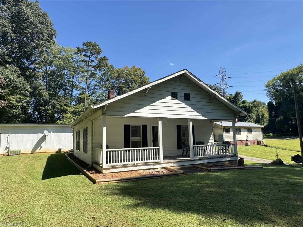 362 Pegram Street Elkin, NC 28621 - Photo 2 of 32