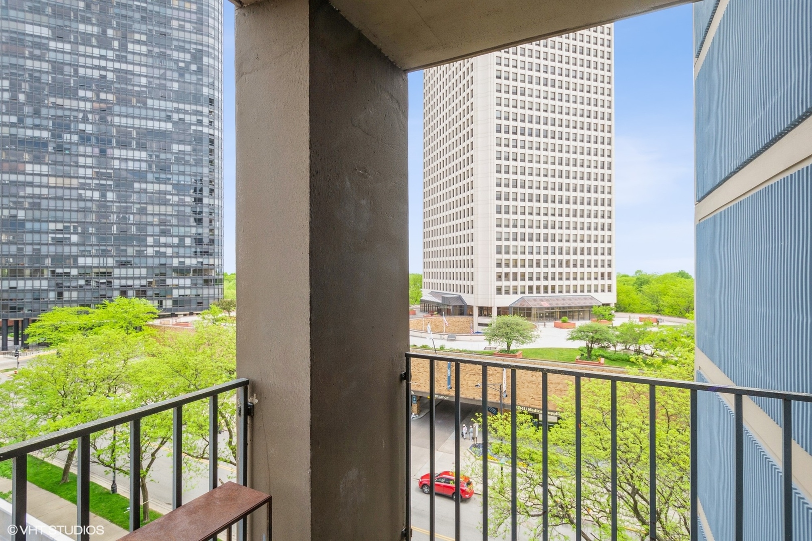 5320 North Sheridan Road, Unit 608 Chicago, IL 60640 - Photo 9 of 10 a view of a balcony with an outdoor space
