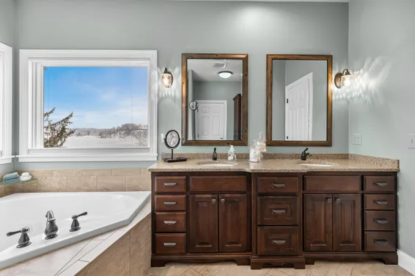 $3,150,000 | 3396 Kings Point Road, Excelsior, MN 55331