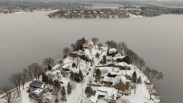 $3,150,000 | 3396 Kings Point Road, Excelsior, MN 55331