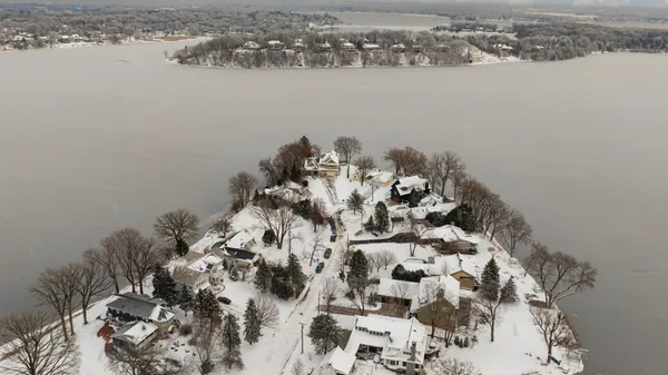 $3,150,000 | 3396 Kings Point Road, Excelsior, MN 55331