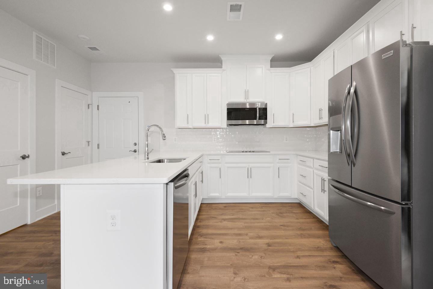 1626 Bandit Loop Reston, VA 20190 - Photo 10 of 38 Gallery Image 10