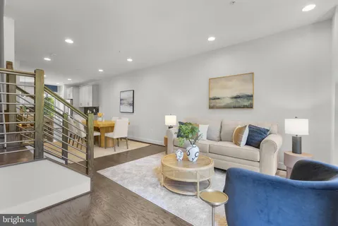 $869,000 | 820 Thompson Crescent, Unit 26, Rockville, MD 20852