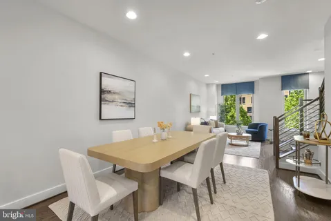 $869,000 | 820 Thompson Crescent, Unit 26, Rockville, MD 20852