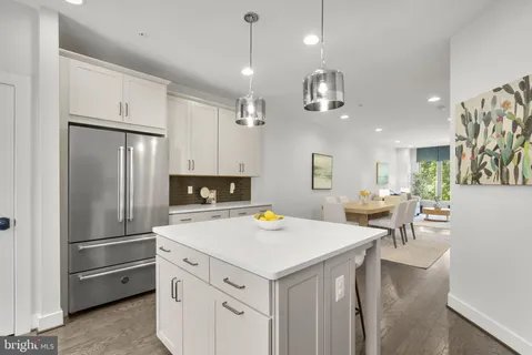 $869,000 | 820 Thompson Crescent, Unit 26, Rockville, MD 20852
