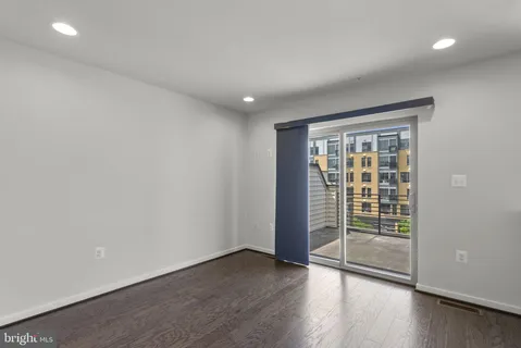 $869,000 | 820 Thompson Crescent, Unit 26, Rockville, MD 20852