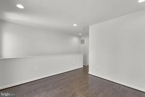 $869,000 | 820 Thompson Crescent, Unit 26, Rockville, MD 20852