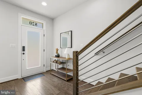 $869,000 | 820 Thompson Crescent, Unit 26, Rockville, MD 20852
