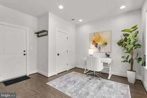 $869,000 | 820 Thompson Crescent, Unit 26, Rockville, MD 20852