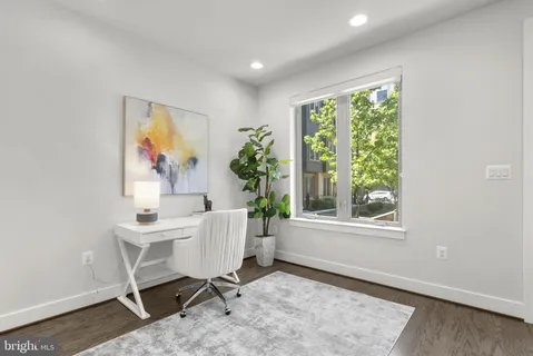 $869,000 | 820 Thompson Crescent, Unit 26, Rockville, MD 20852
