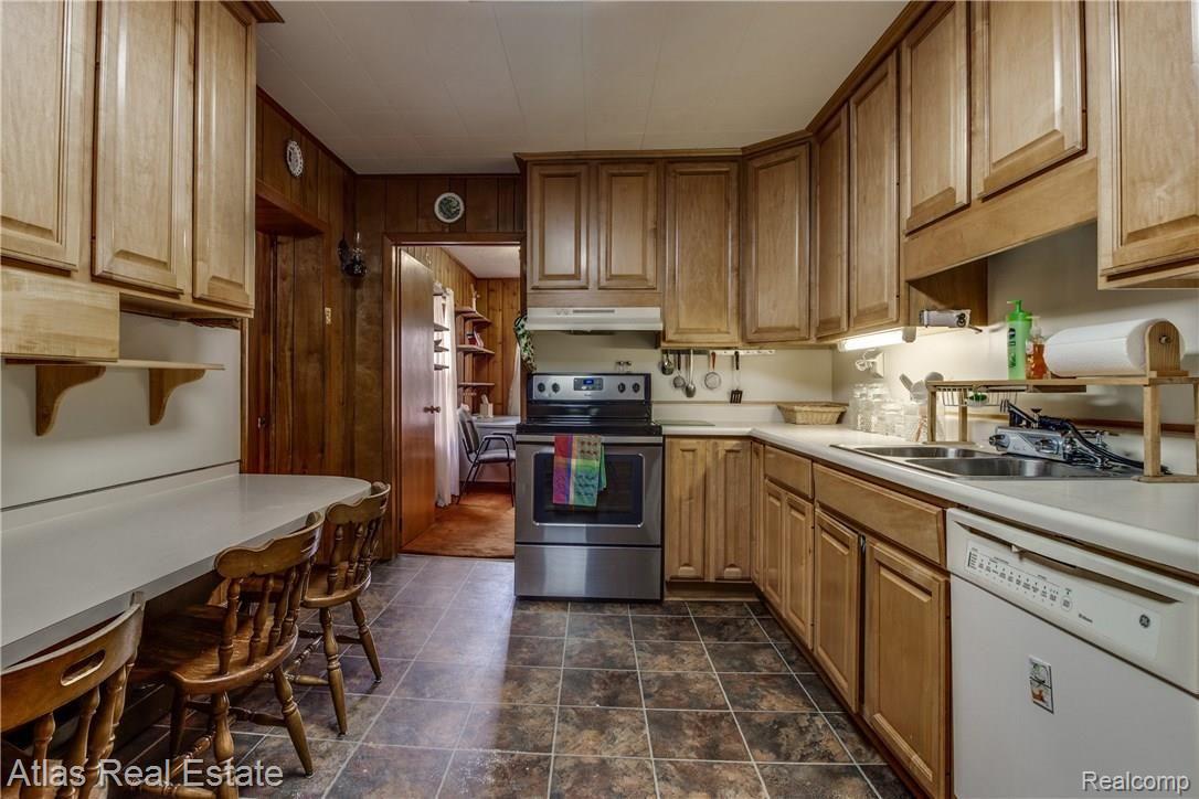 3931 Herd Road Metamora, MI 48455 - Photo 38 of 61 Int-13.jpg