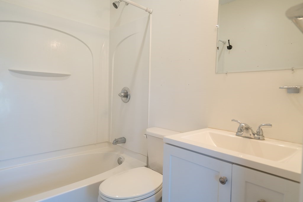 333 River Drive Hadley, MA 01035 - Photo 8 of 28