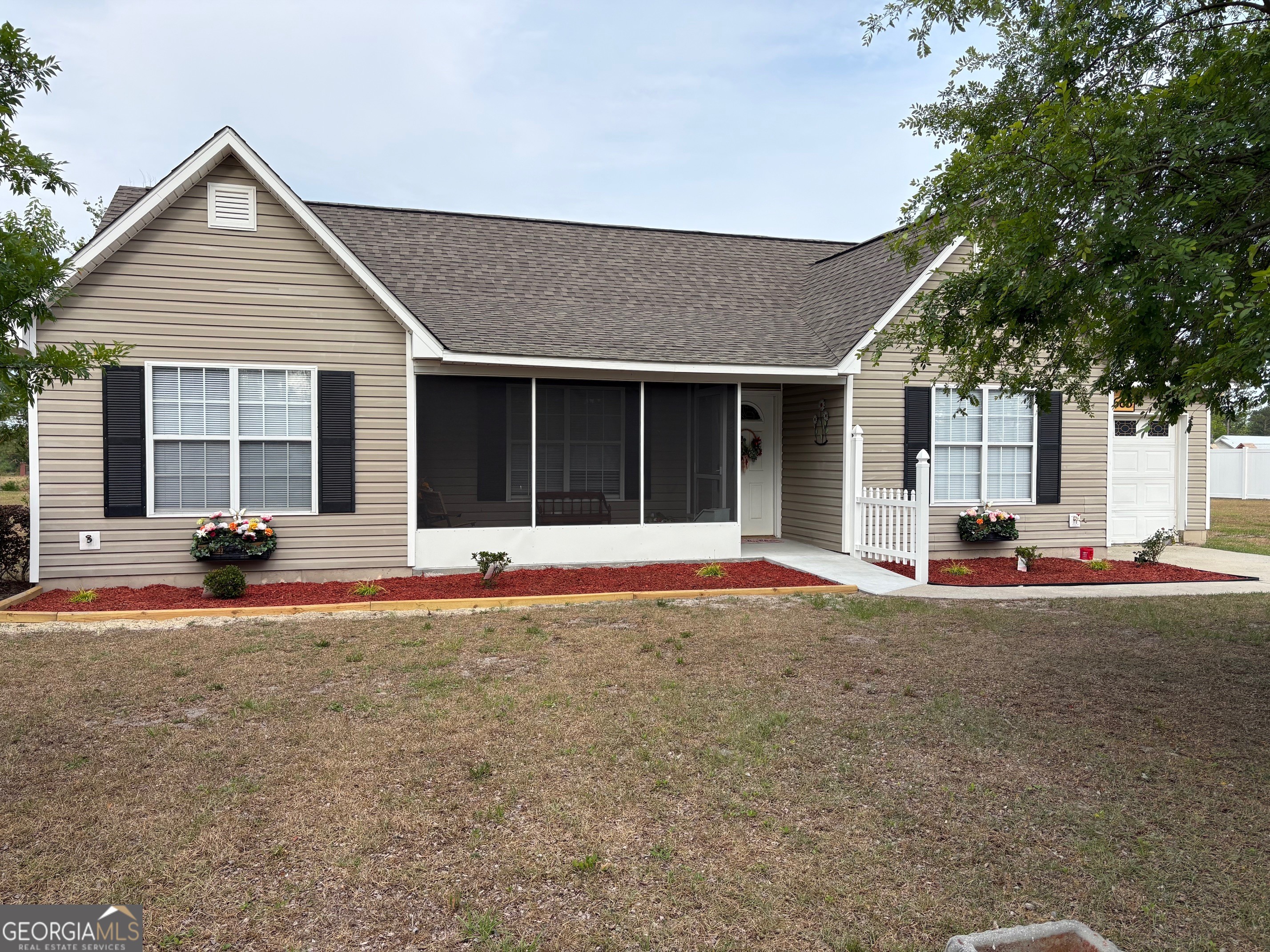 6663 Pine Ridge Circle Blackshear, GA 31516 - Photo 4 of 34