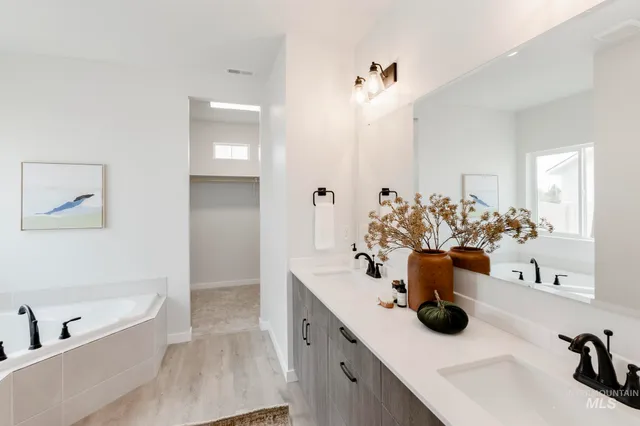 $614,990 | 1102 East Crab Spgs Street, Nampa, ID 83686