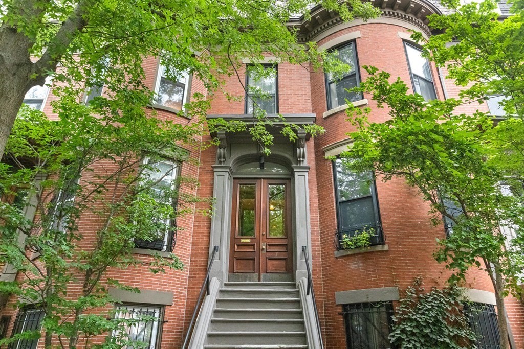 7 Holyoke Street, Unit 4 Boston, MA 02116 - Photo 1 of 22