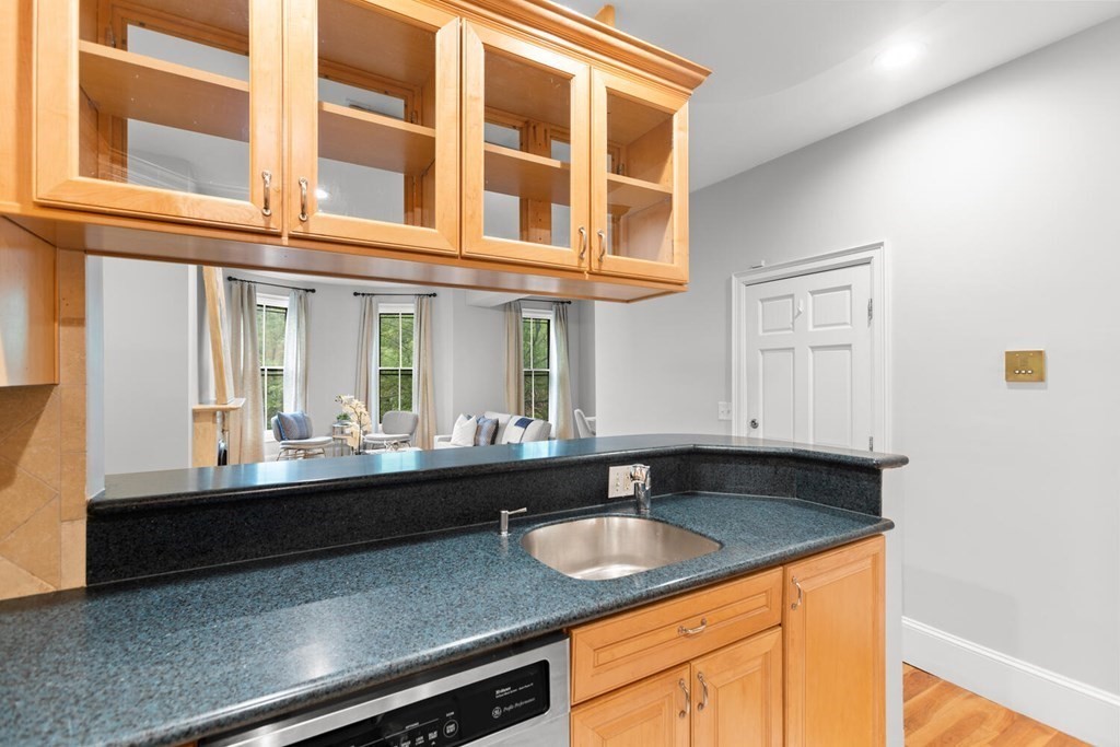 7 Holyoke Street, Unit 4 Boston, MA 02116 - Photo 11 of 22