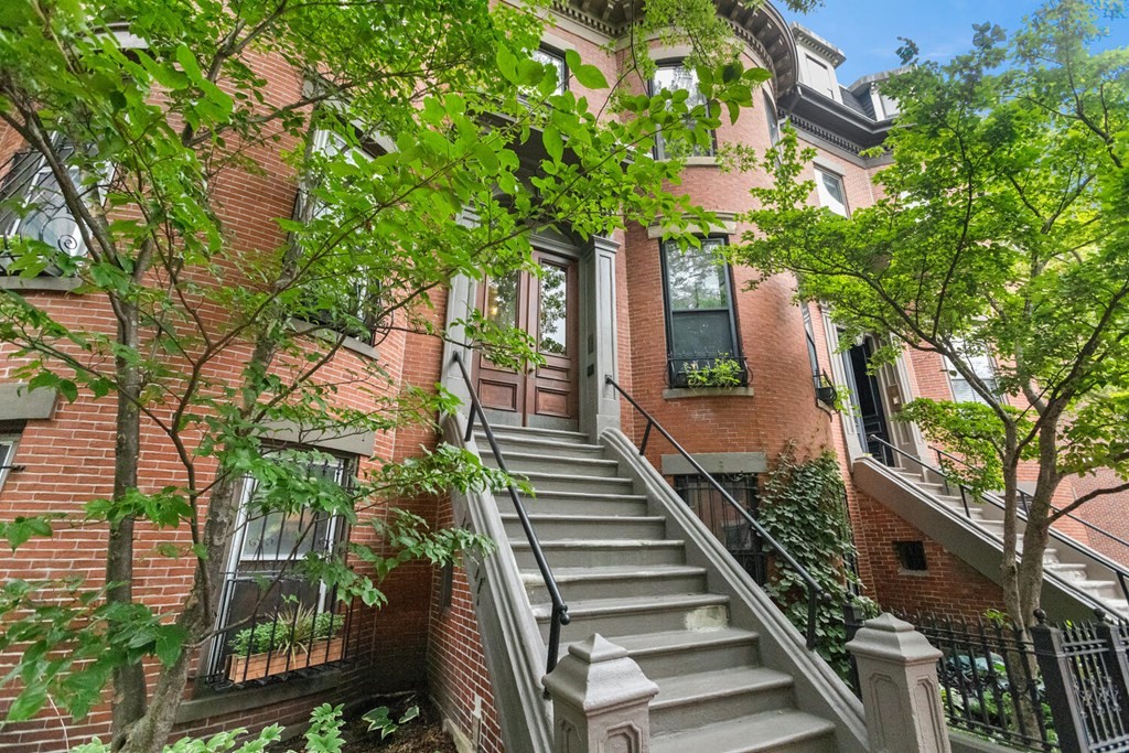 7 Holyoke Street, Unit 4 Boston, MA 02116 - Photo 2 of 22