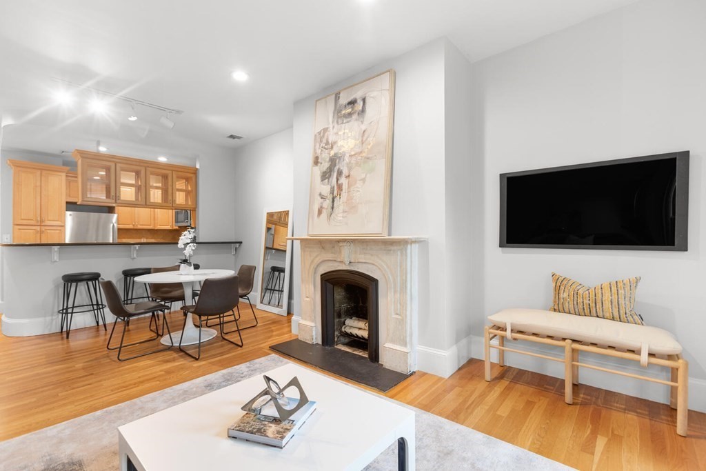 7 Holyoke Street, Unit 4 Boston, MA 02116 - Photo 5 of 22