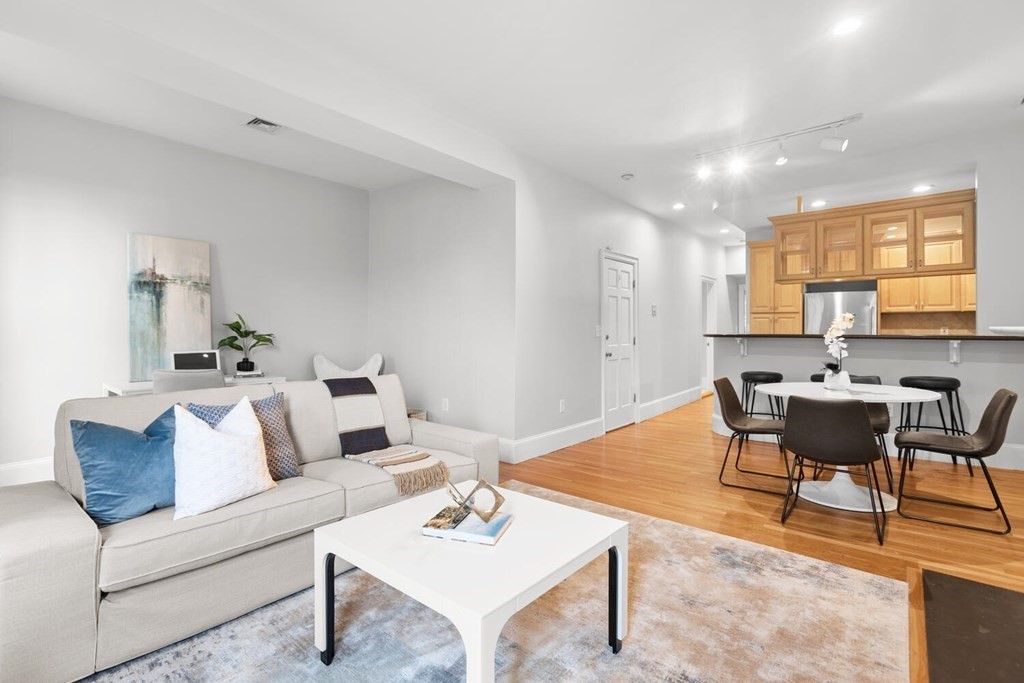 7 Holyoke Street, Unit 4 Boston, MA 02116 - Photo 7 of 22