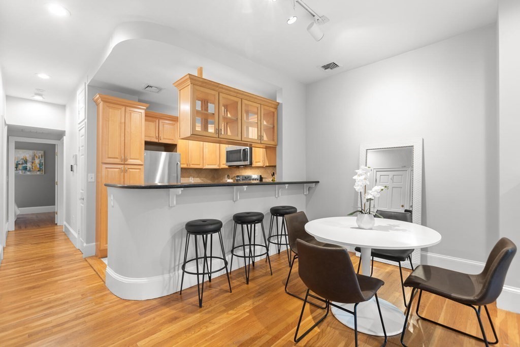 7 Holyoke Street, Unit 4 Boston, MA 02116 - Photo 8 of 22