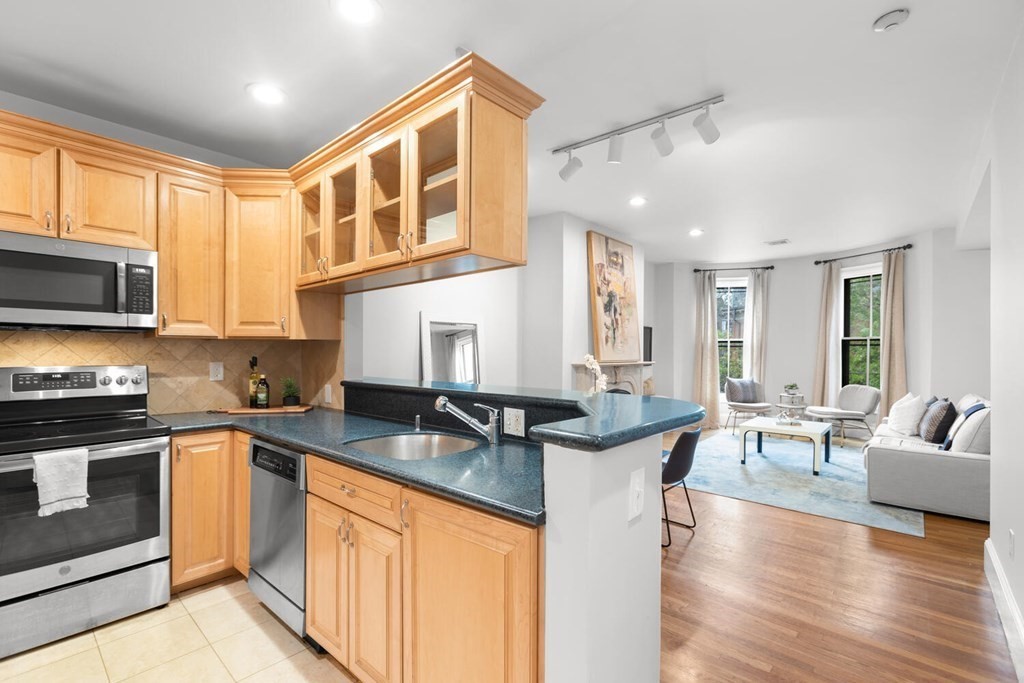 7 Holyoke Street, Unit 4 Boston, MA 02116 - Photo 9 of 22