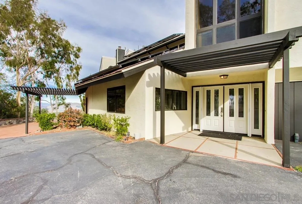 31130 Pauma Heights Road Valley Center, CA 92082 - Photo 2 of 63 Gallery Image 2