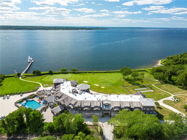 $1,899,000 | 125 Corys Lane, Portsmouth, RI 02871