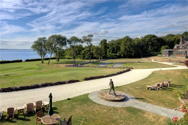 $1,899,000 | 125 Corys Lane, Portsmouth, RI 02871