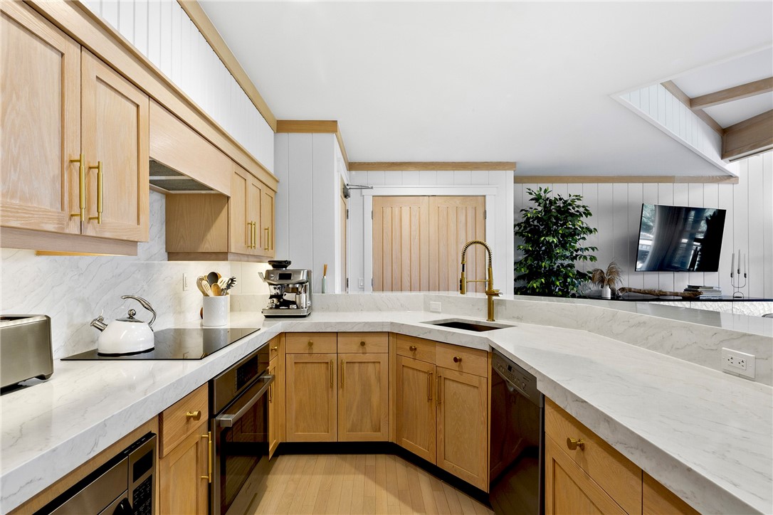 125 Corys Lane Portsmouth, RI 02871 - Photo 14 of 36