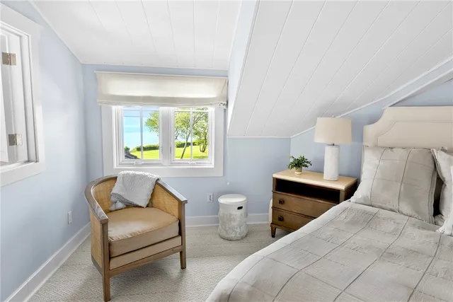 $1,899,000 | 125 Corys Lane, Portsmouth, RI 02871