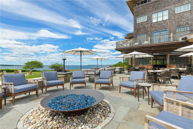$1,899,000 | 125 Corys Lane, Portsmouth, RI 02871