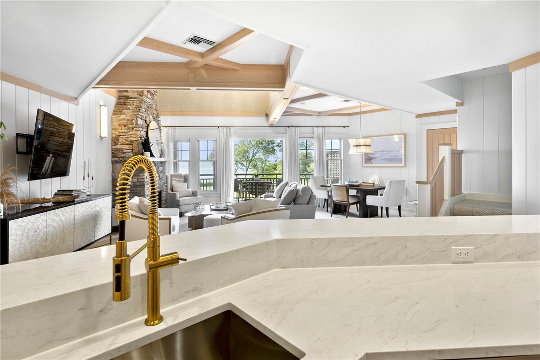 125 Corys Lane Portsmouth, RI 02871 - Photo 5 of 36