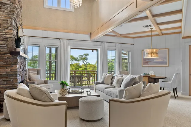 $1,899,000 | 125 Corys Lane, Portsmouth, RI 02871