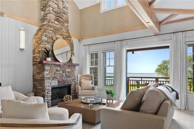 $1,899,000 | 125 Corys Lane, Portsmouth, RI 02871