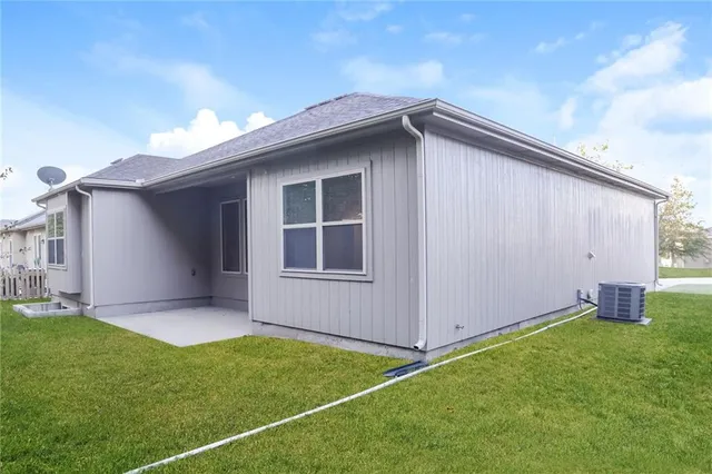 $2,405 | 215 Northeast Katie Court, Grain Valley, MO 64029