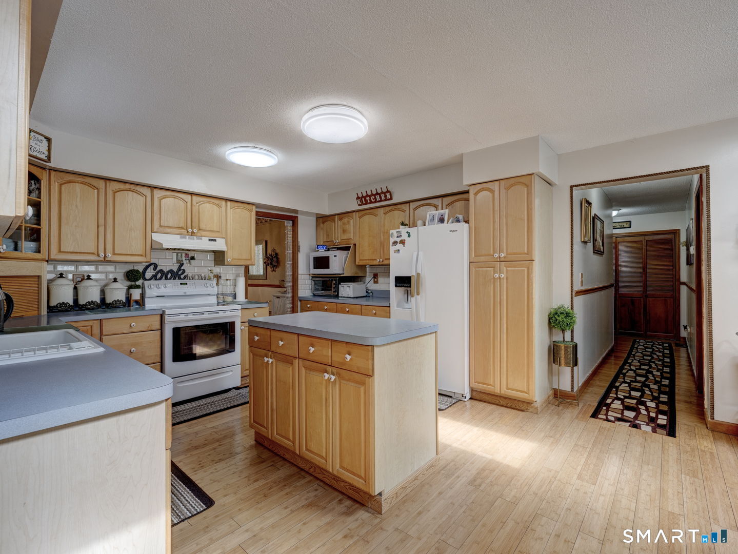 300 Hilltop Road Watertown, CT 06779 - Photo 16 of 39