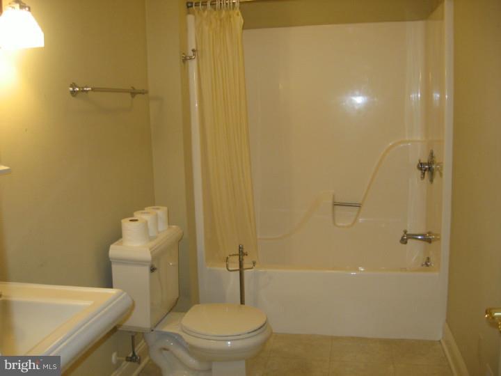 241 Schoff Road Atglen, PA 19310 - Photo 15 of 22 Bathroom