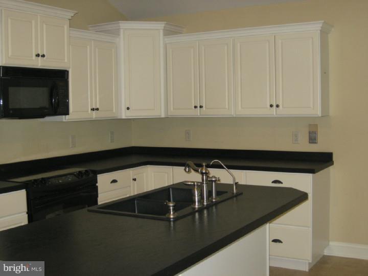 241 Schoff Road Atglen, PA 19310 - Photo 5 of 22 Kitchen