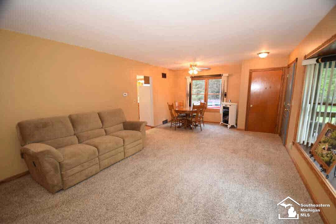 2189 Wells Road Dundee, MI 48131 - Photo 37 of 40 21150358-36.JPG