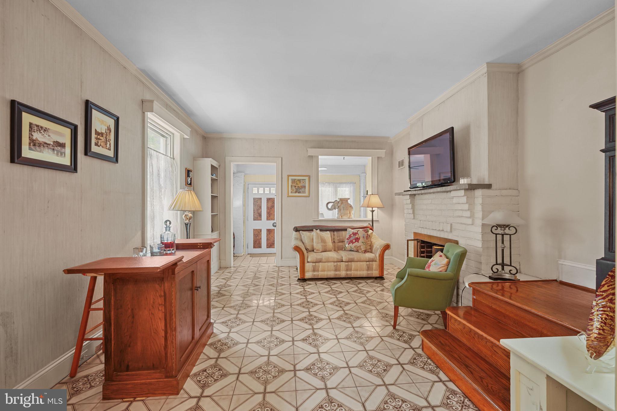 31 East Gravers Lane Philadelphia, PA 19118 - Photo 6 of 35 Living Room