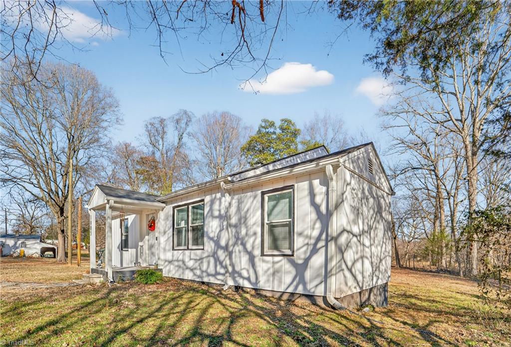 1005 Stokesburg Road Walnut Cove, NC 27052 - Photo 4 of 22