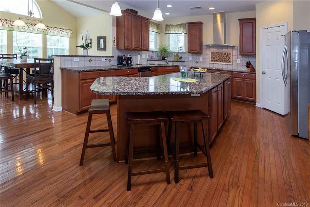 7811 Wiltshire Ridge Road Charlotte, NC 28269 - Photo 12 of 37 Gallery Image 12
